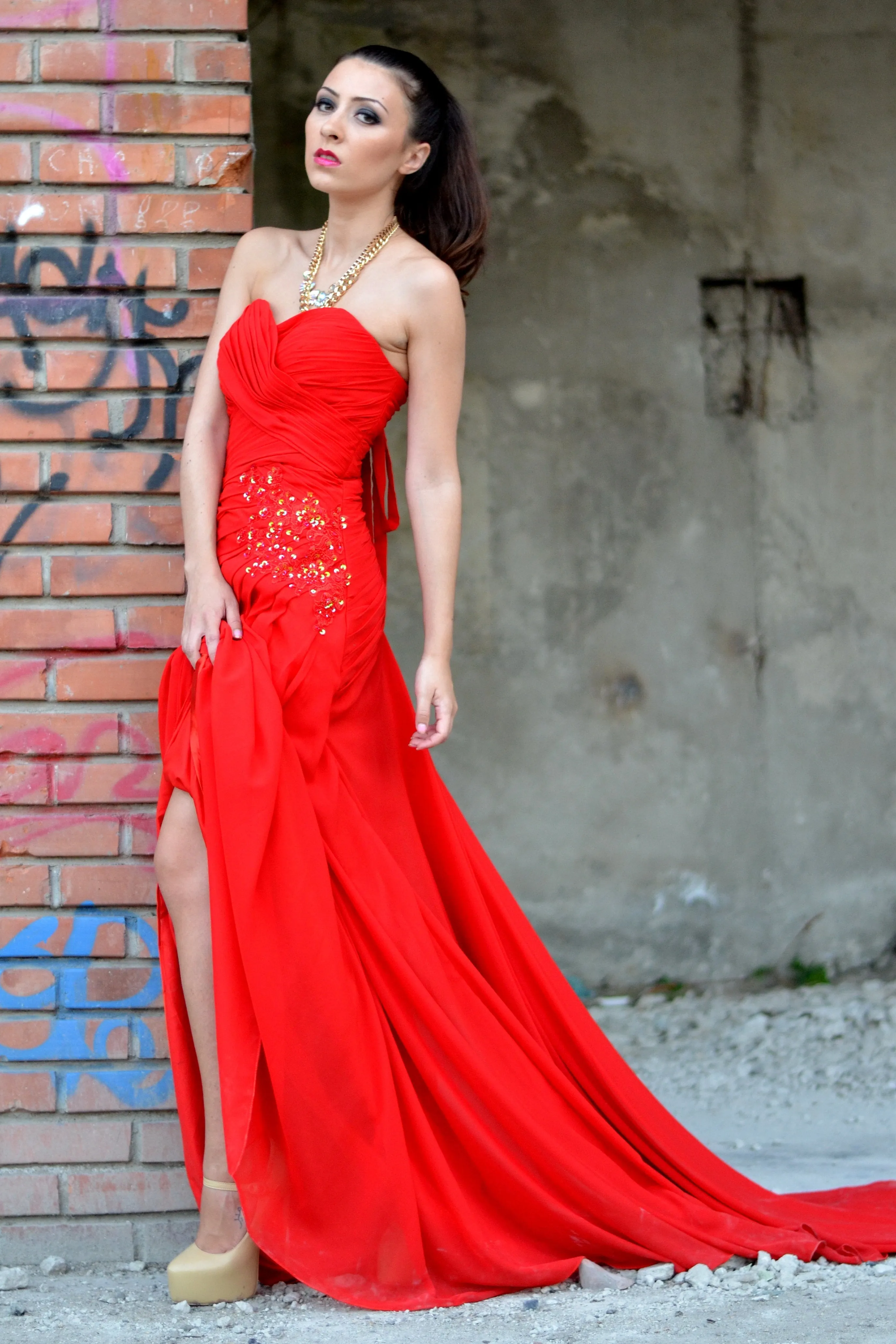 A-line Sweetheart Floor Length Chapel Chiffon Rhinestone Prom Dress