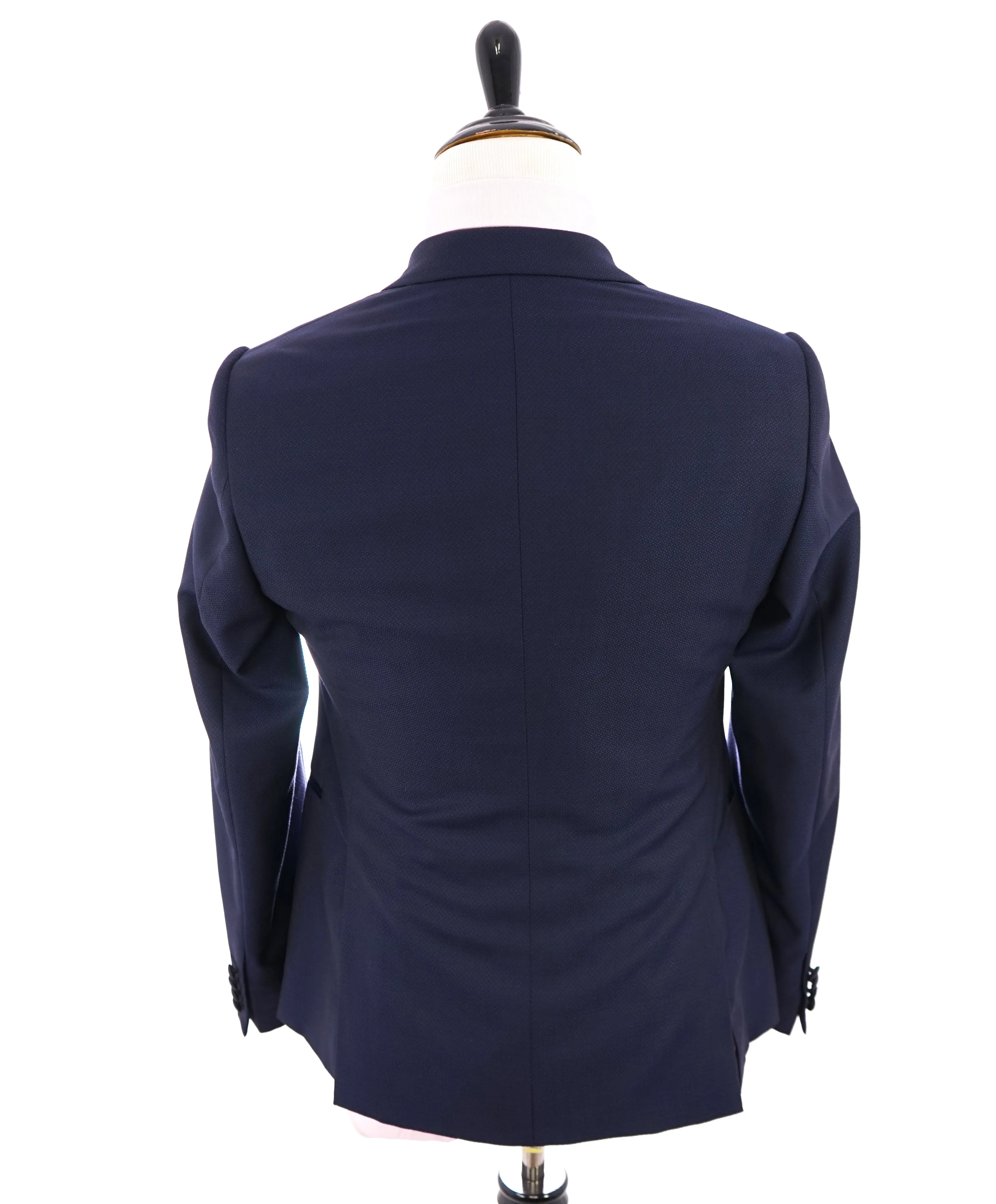 ARMANI COLLEZIONI - "M Line" Blue Geometric 1-Button Tuxedo Peak Lapels - 40R