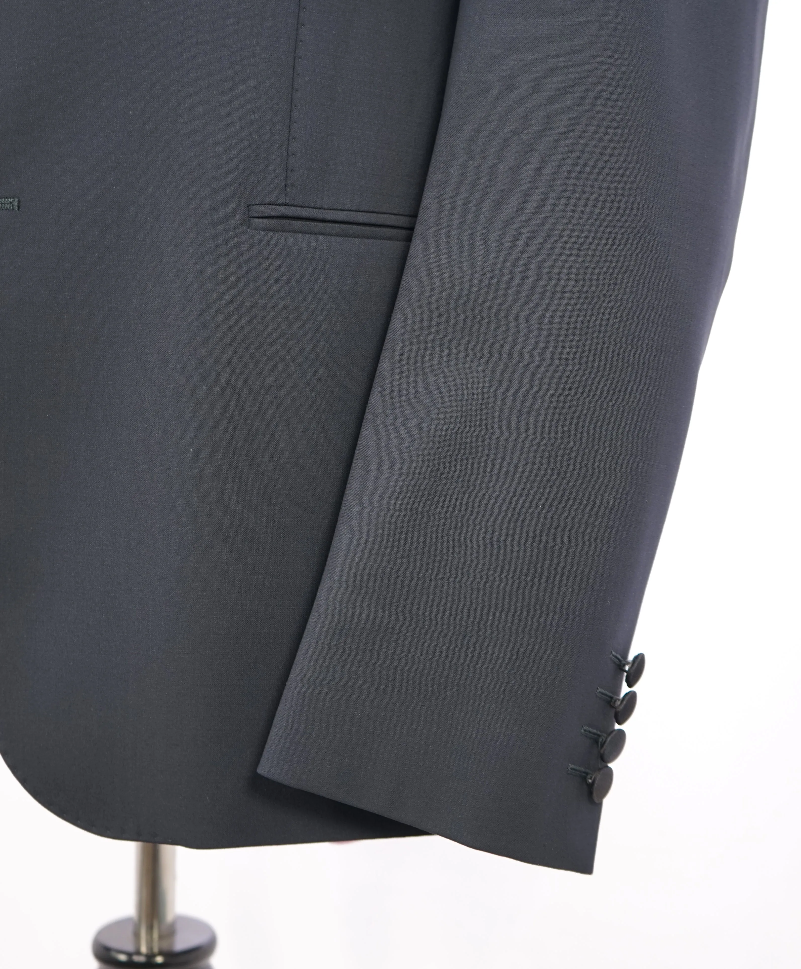ARMANI COLLEZIONI - "M Line" Blue Slim 1-Button Tuxedo Peak Lapels - 42R