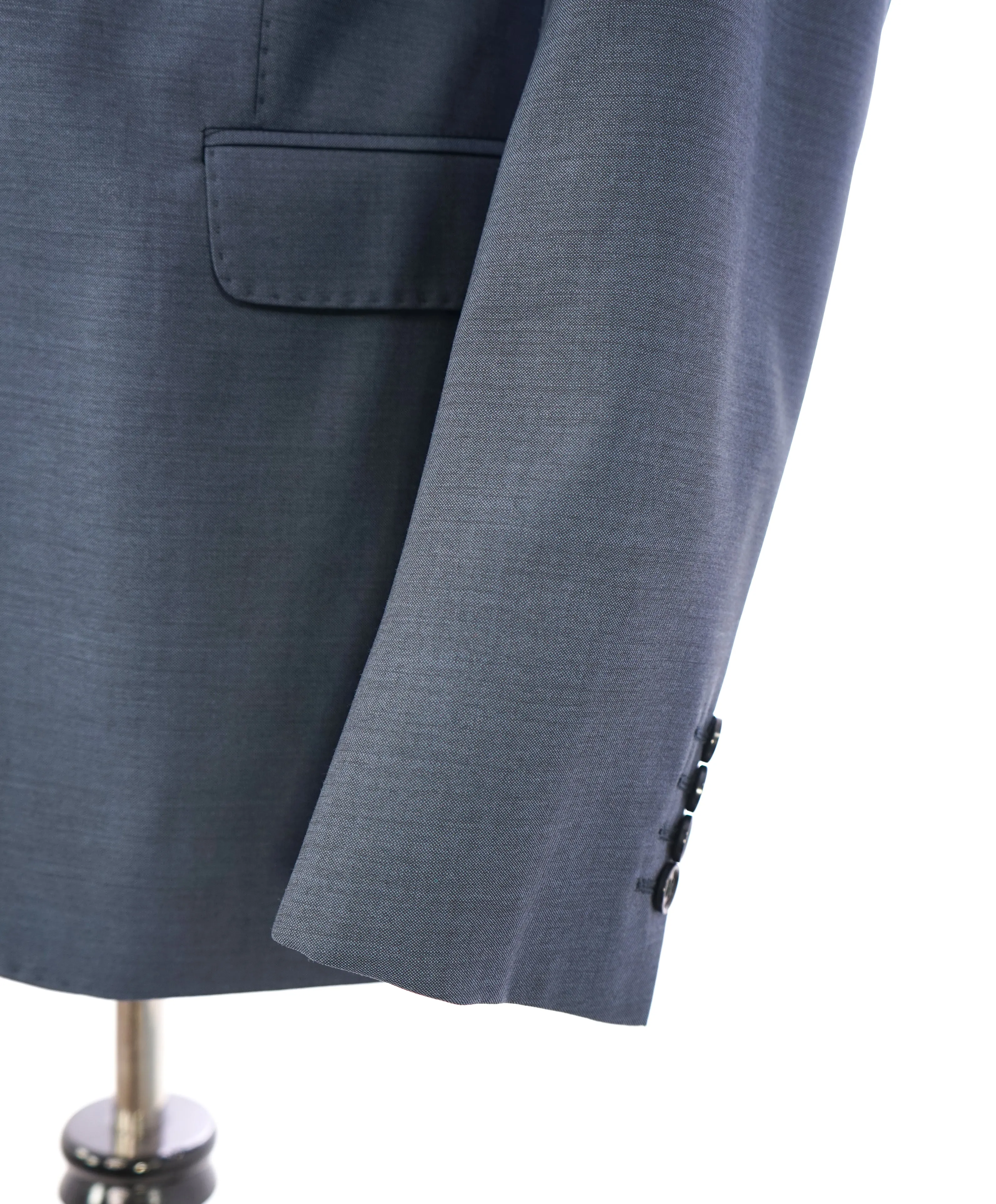 ARMANI COLLEZIONI - "M Line" Slim Modern Pastel Blue Notch Lapel Suit - 40R