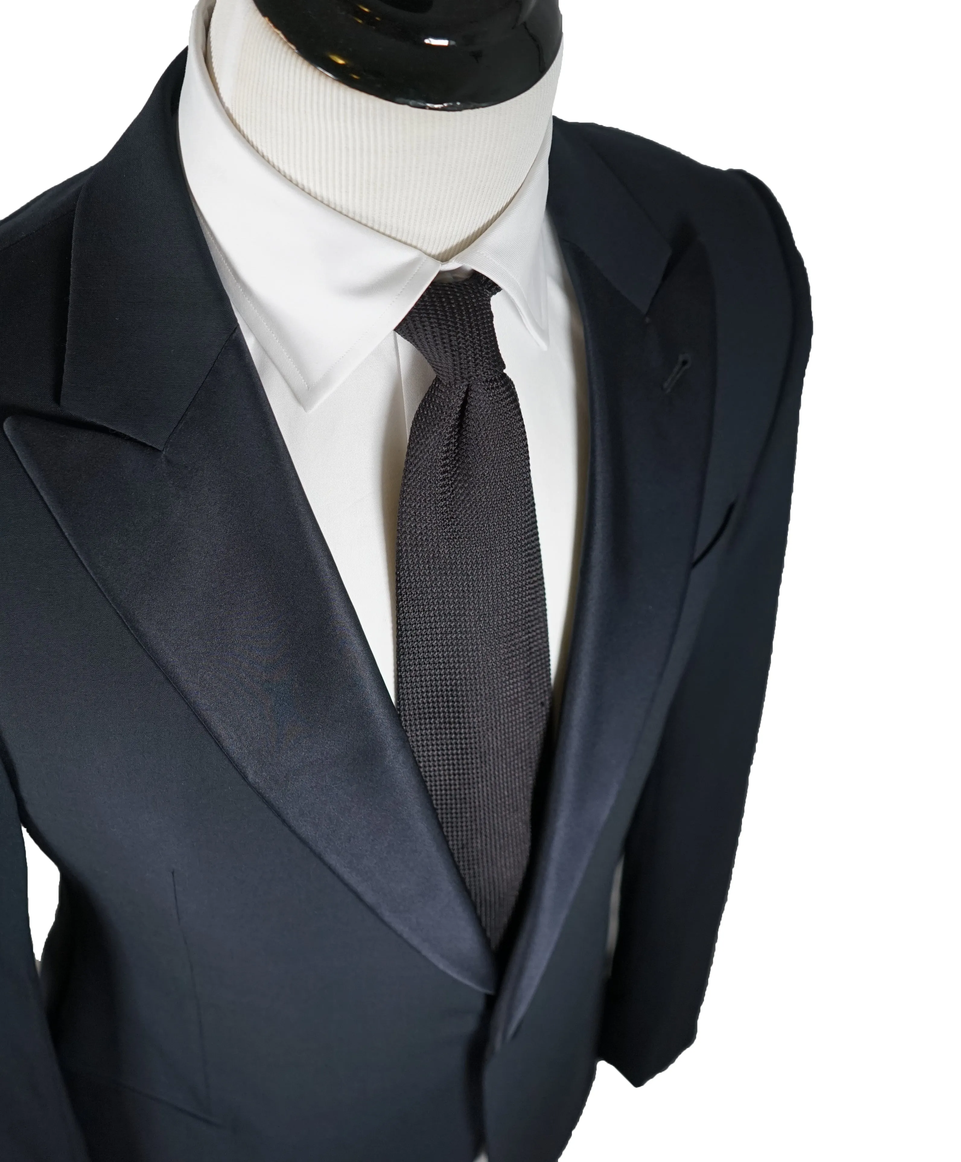 ARMANI COLLEZIONI - S Line Navy Blue Tuxedo Peak Lapels - 42R