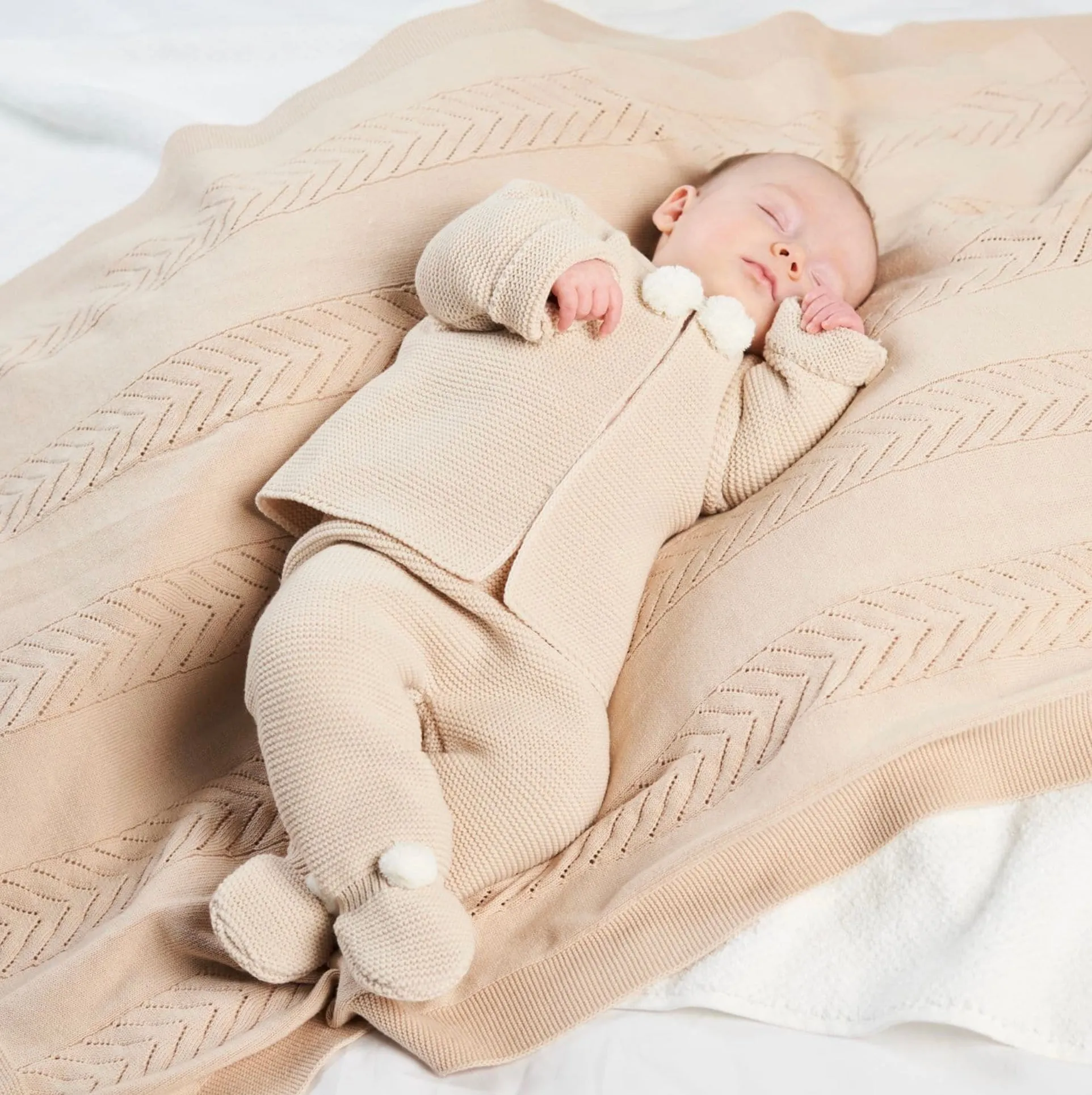 Dandelion 2pc Unisex Pom pom knitted  pram suit Outfit