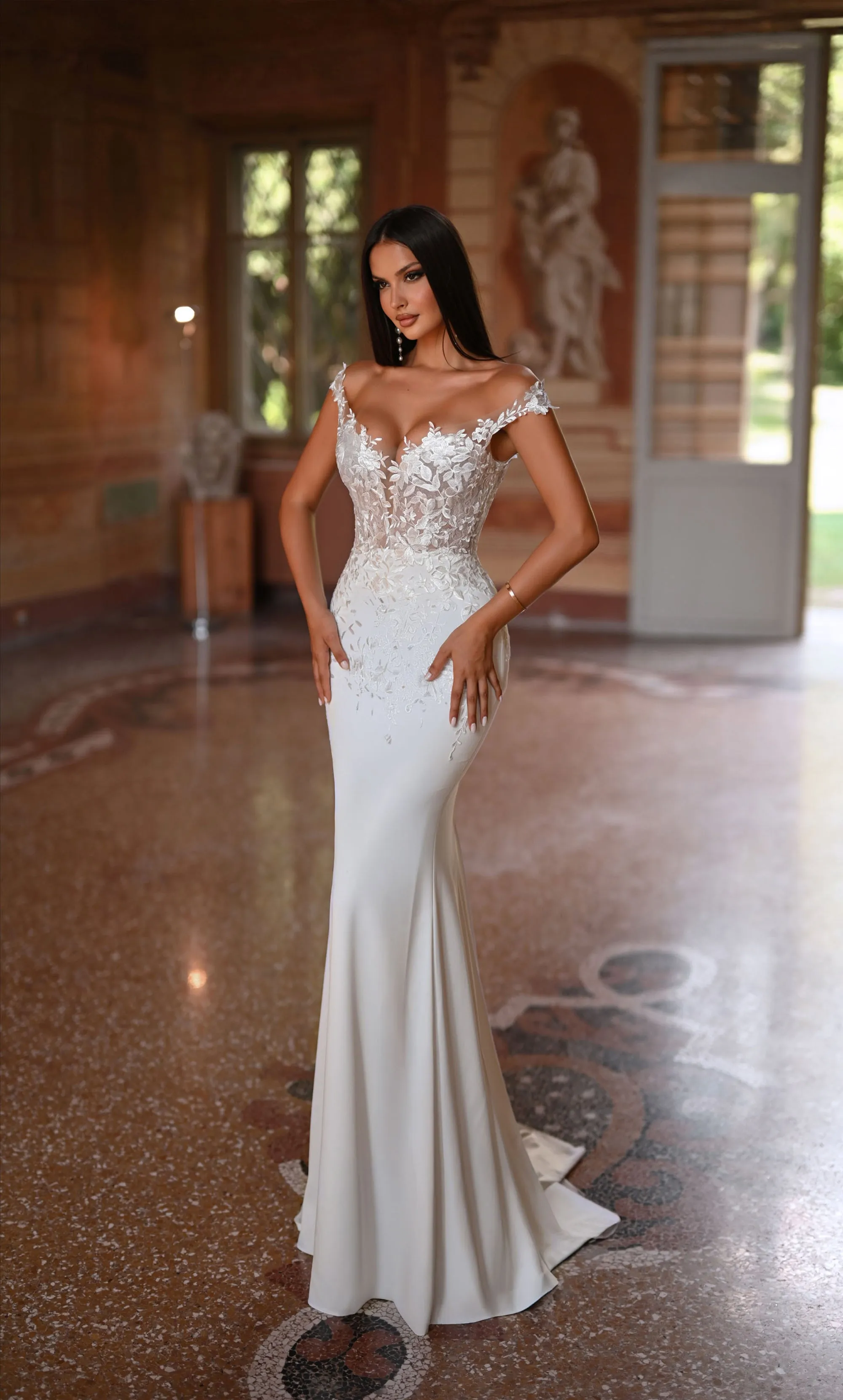 Formal Dress:Long Bridal Gown, Off The Shoulder, Fit N Flare