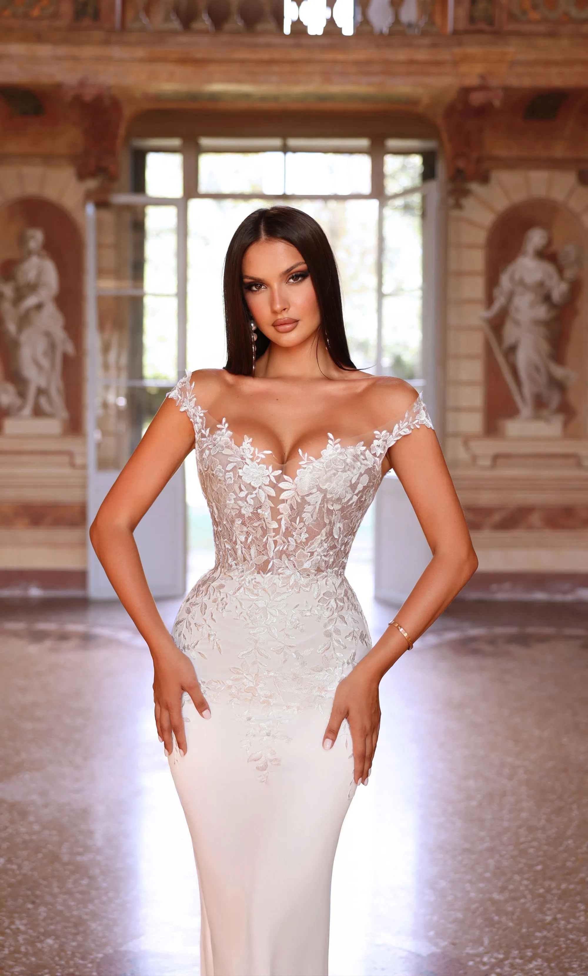 Formal Dress:Long Bridal Gown, Off The Shoulder, Fit N Flare