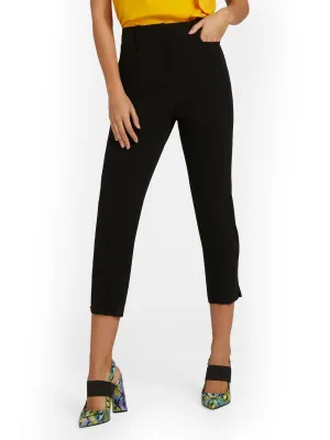 High-Waisted Capri Pant - Essential Stretch