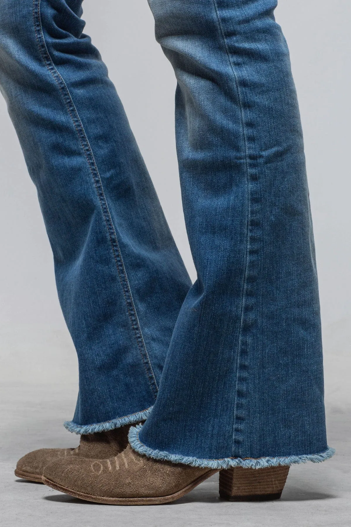 Jordan Fringe Flare Jean In Yuma Blue Wash