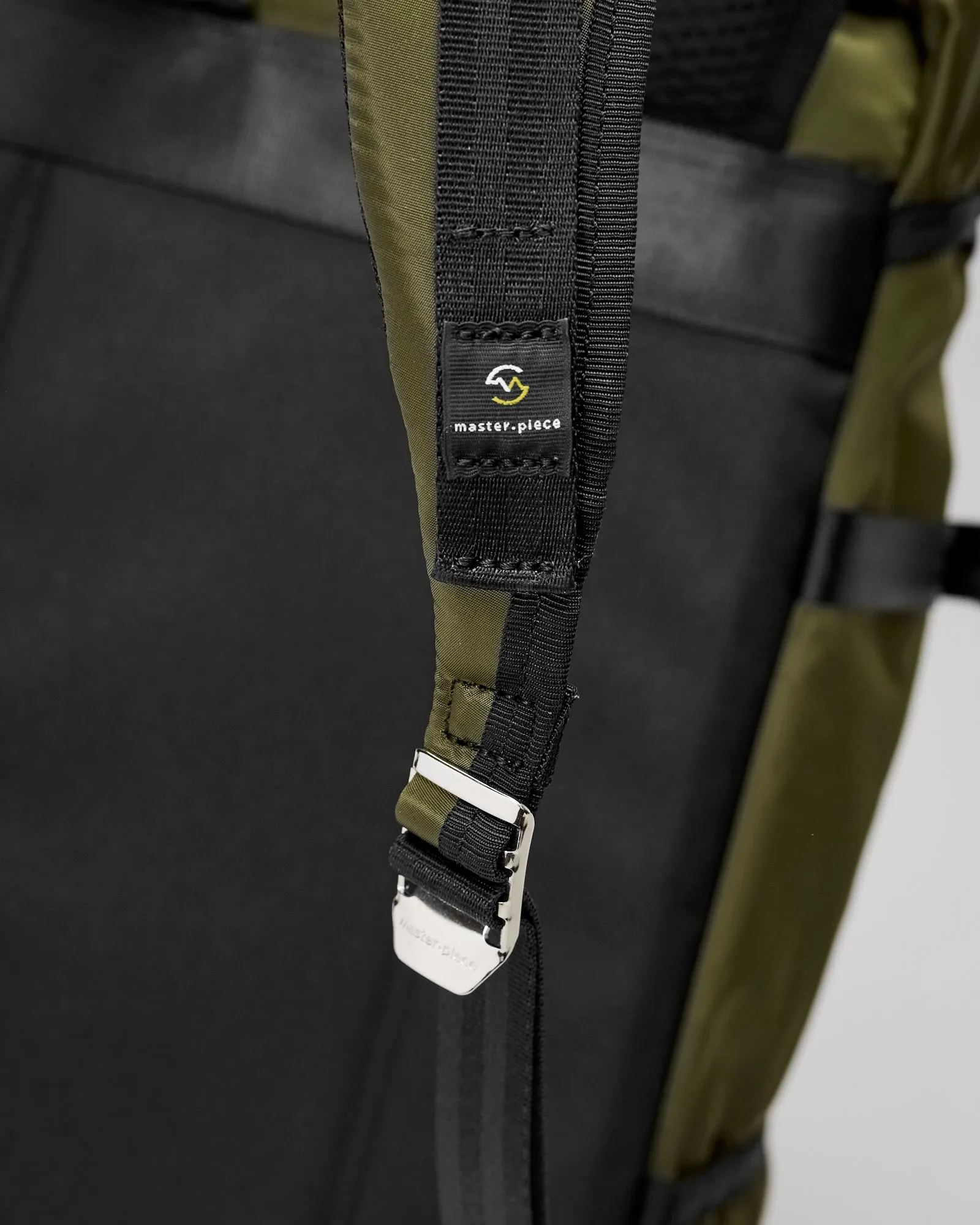 Lightning V2 Backpack in Khaki
