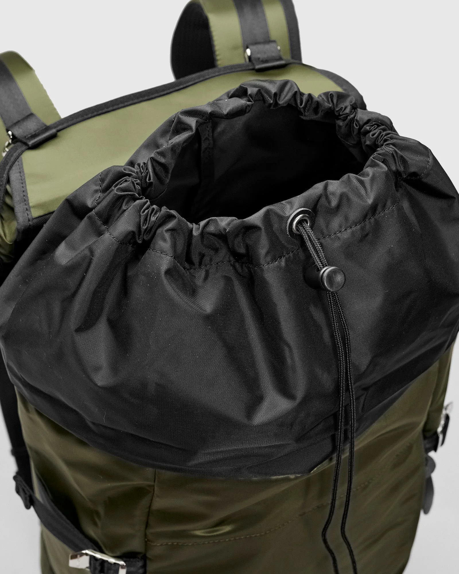 Lightning V2 Backpack in Khaki