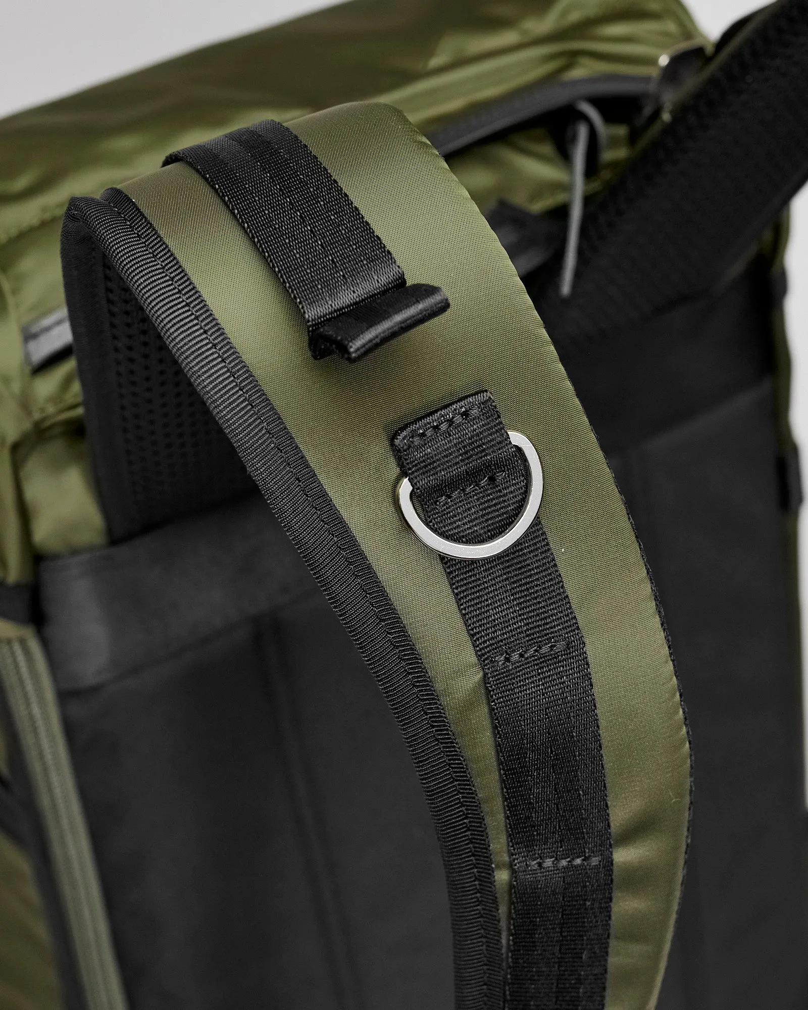 Lightning V2 Backpack in Khaki