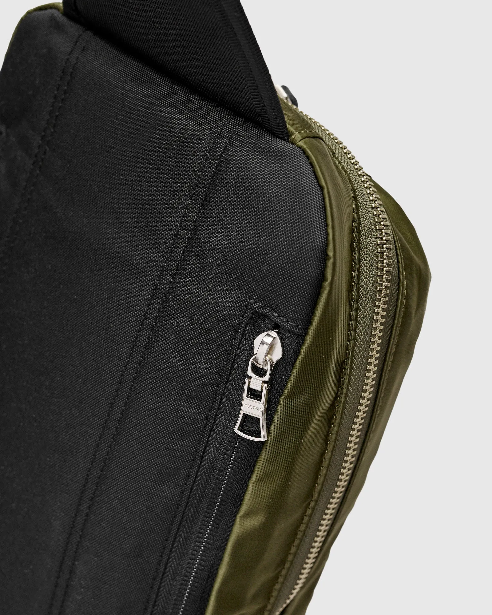 Lightning V2 Shoulder Sling Bag in Khaki