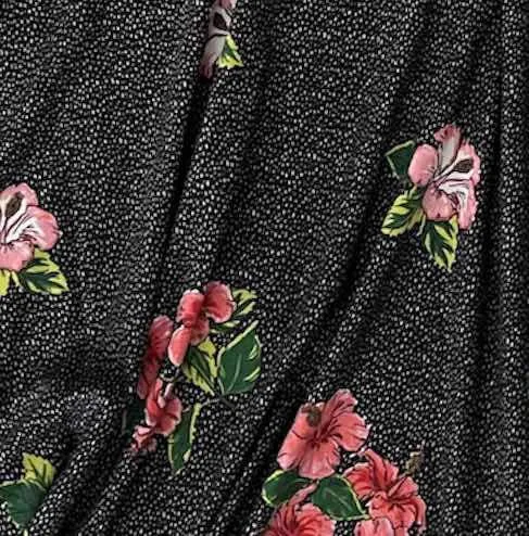 Nicki - Black Dots Roses