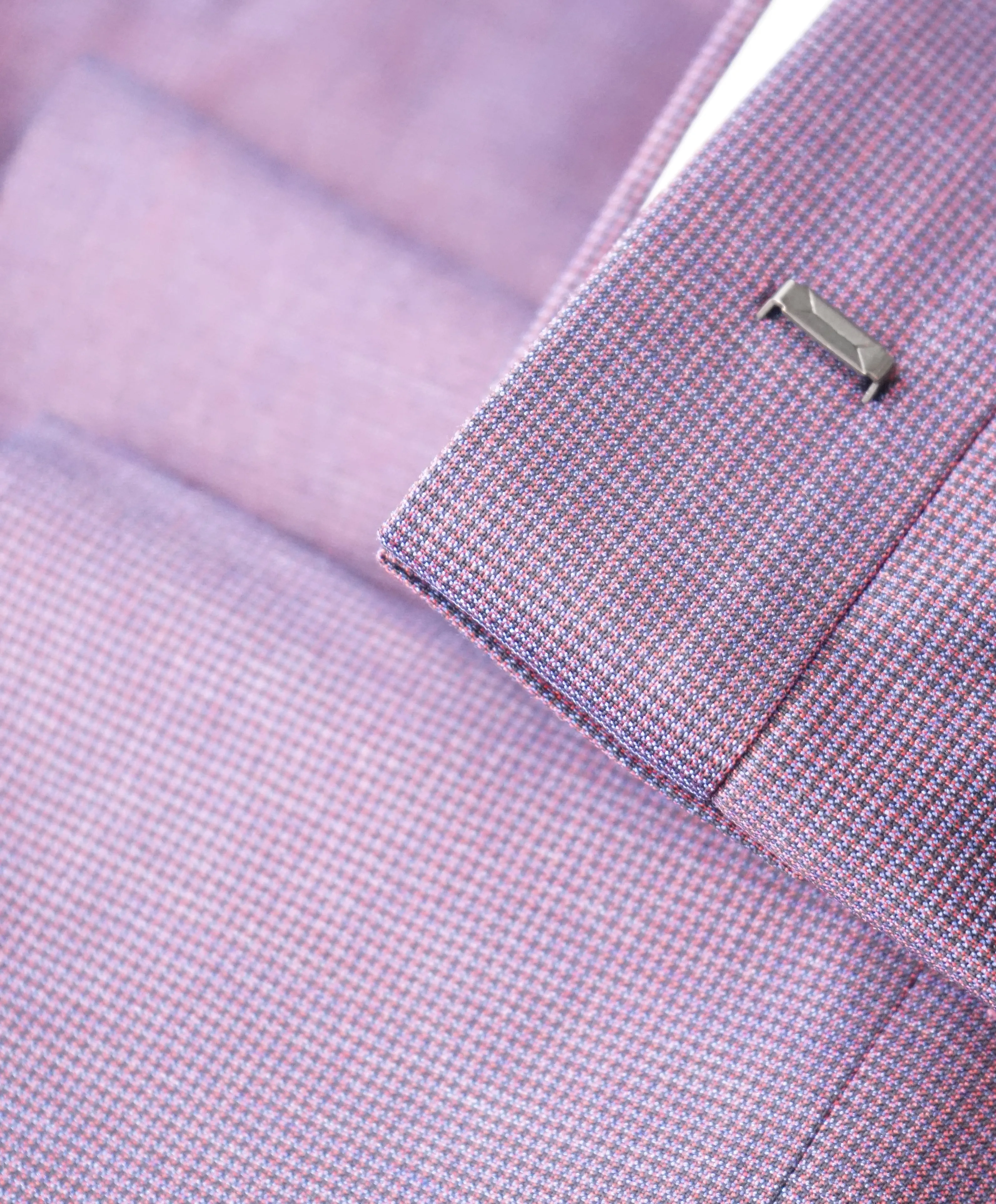 PAUL SMITH - Burgundy Micro Houndstooth "SOHO Fit" WOOL/SILK Suit - 40R