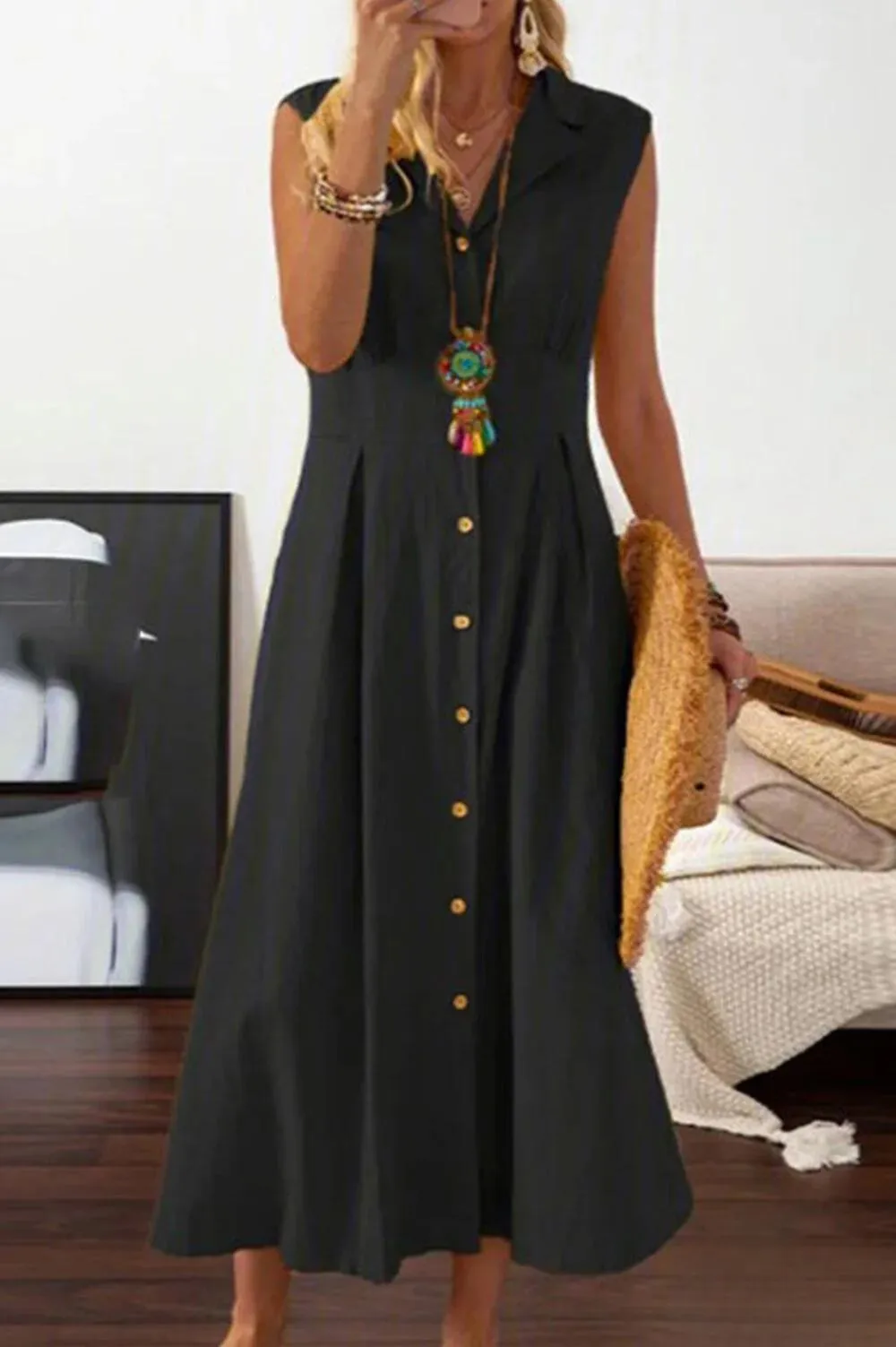 Peggy - sleeveless midi dress with overlap buttons.