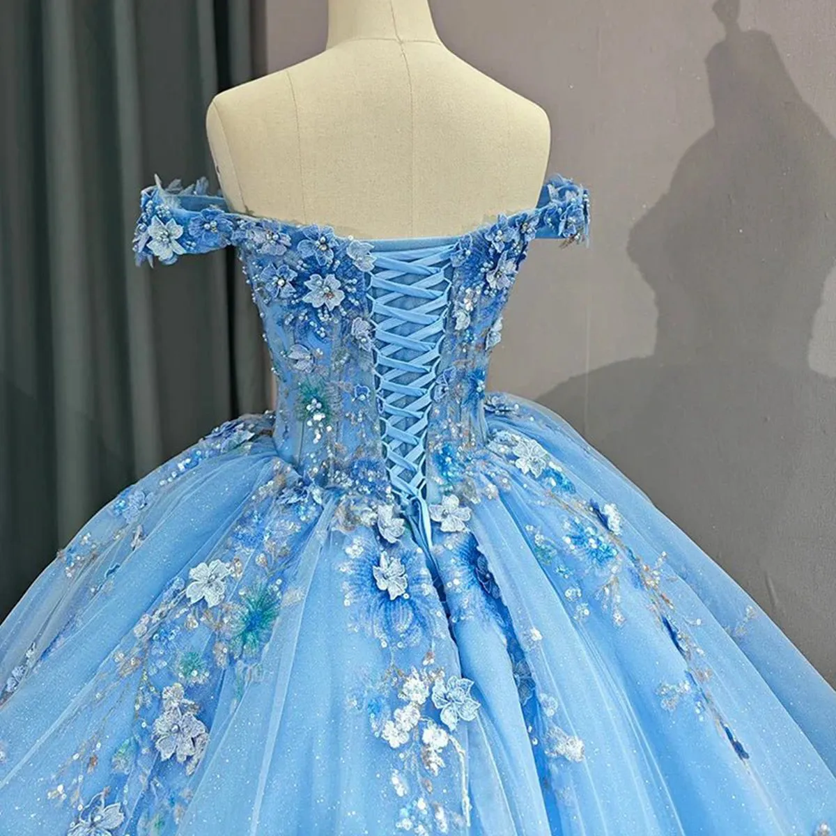 Quinceanera Dresses Elegant Sweetheart Off-the-shoulder Appliques Ball Gown