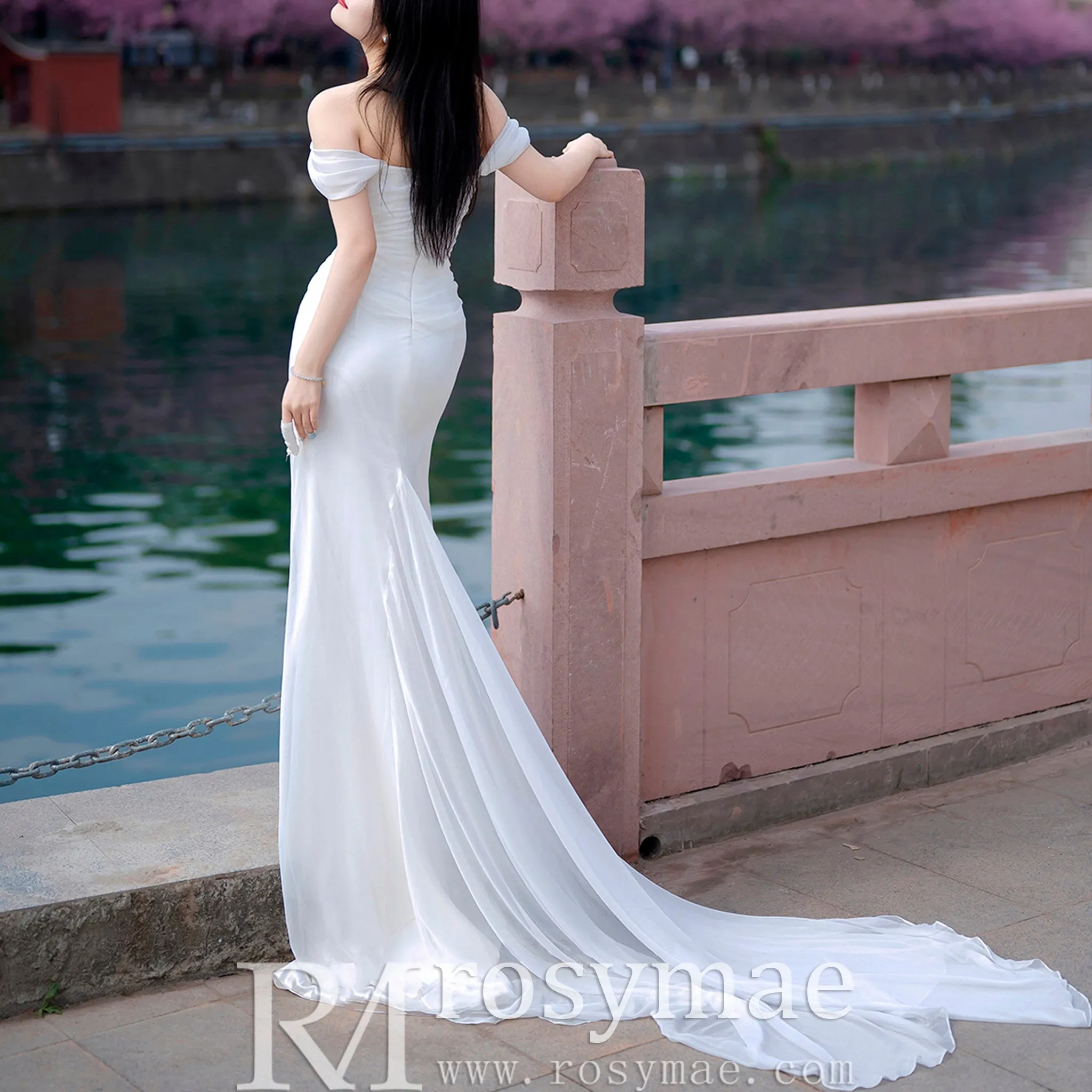 Simple Scoop Neckline Fit and Flare Boho Wedding Dress