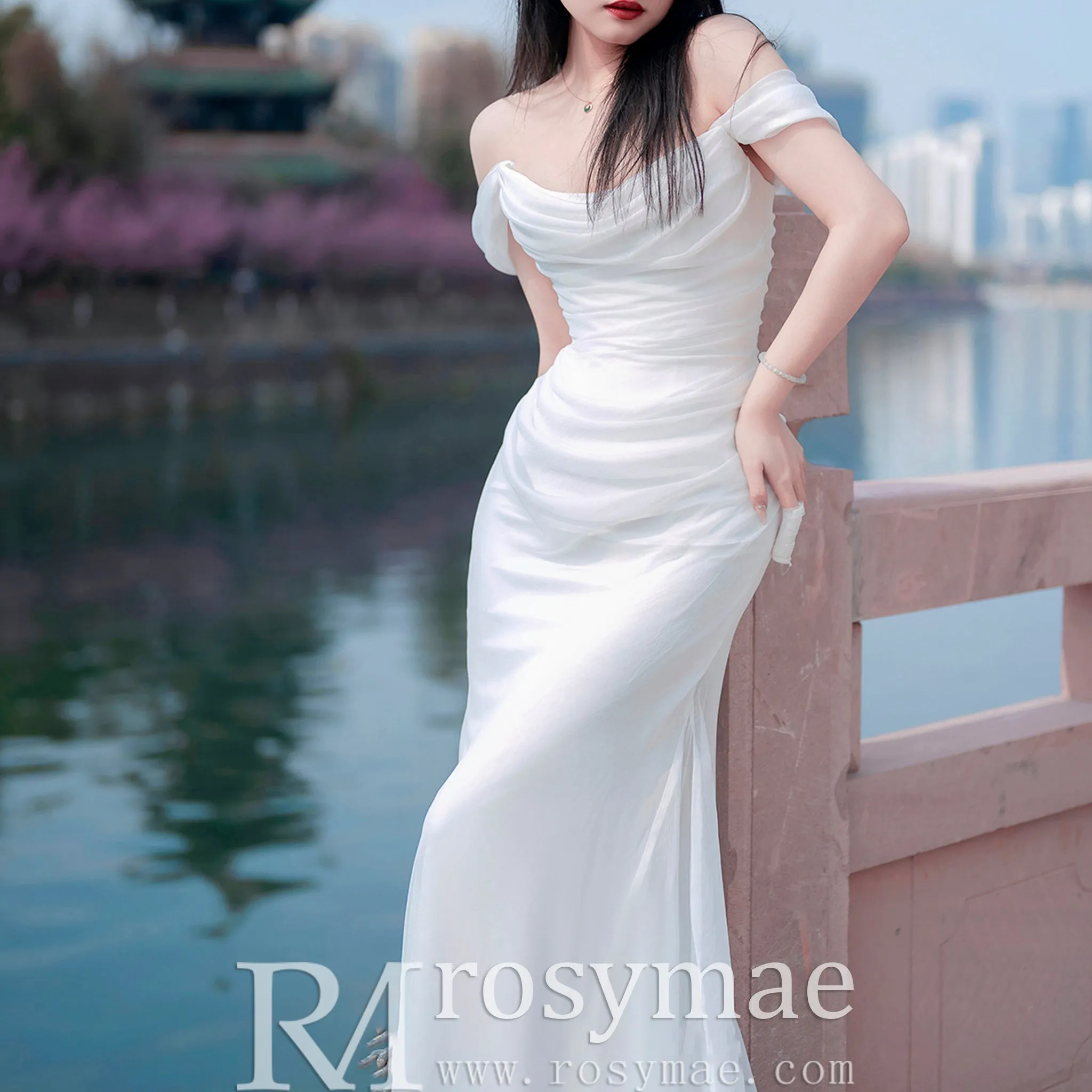 Simple Scoop Neckline Fit and Flare Boho Wedding Dress