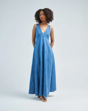 sleeveless vneck dress