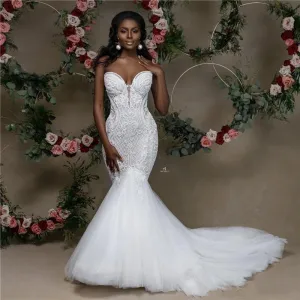 Stunning Full Figure Mermaid Wedding Dress Sweetheart Neckline Strapless With Lace And Beading