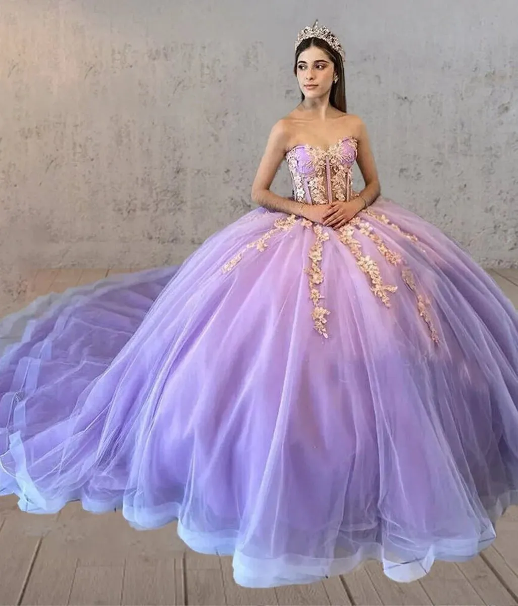 Sweetheart Sleeveless Quinceanera Dresses with Appliques