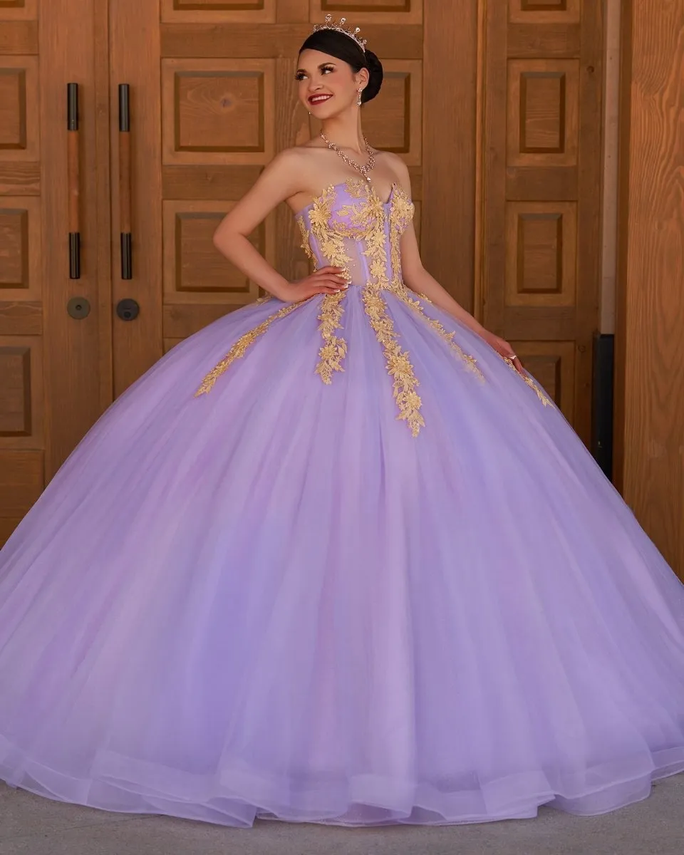 Sweetheart Sleeveless Quinceanera Dresses with Appliques