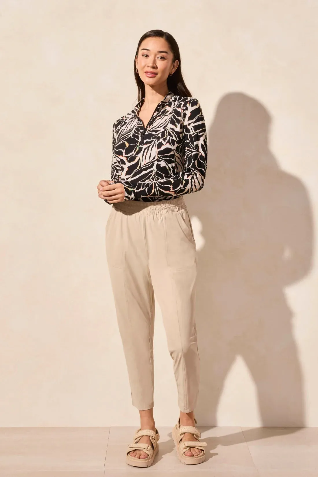 TECHNO LUX CONTRAST TRIM PULL-ON ANKLE PANT
