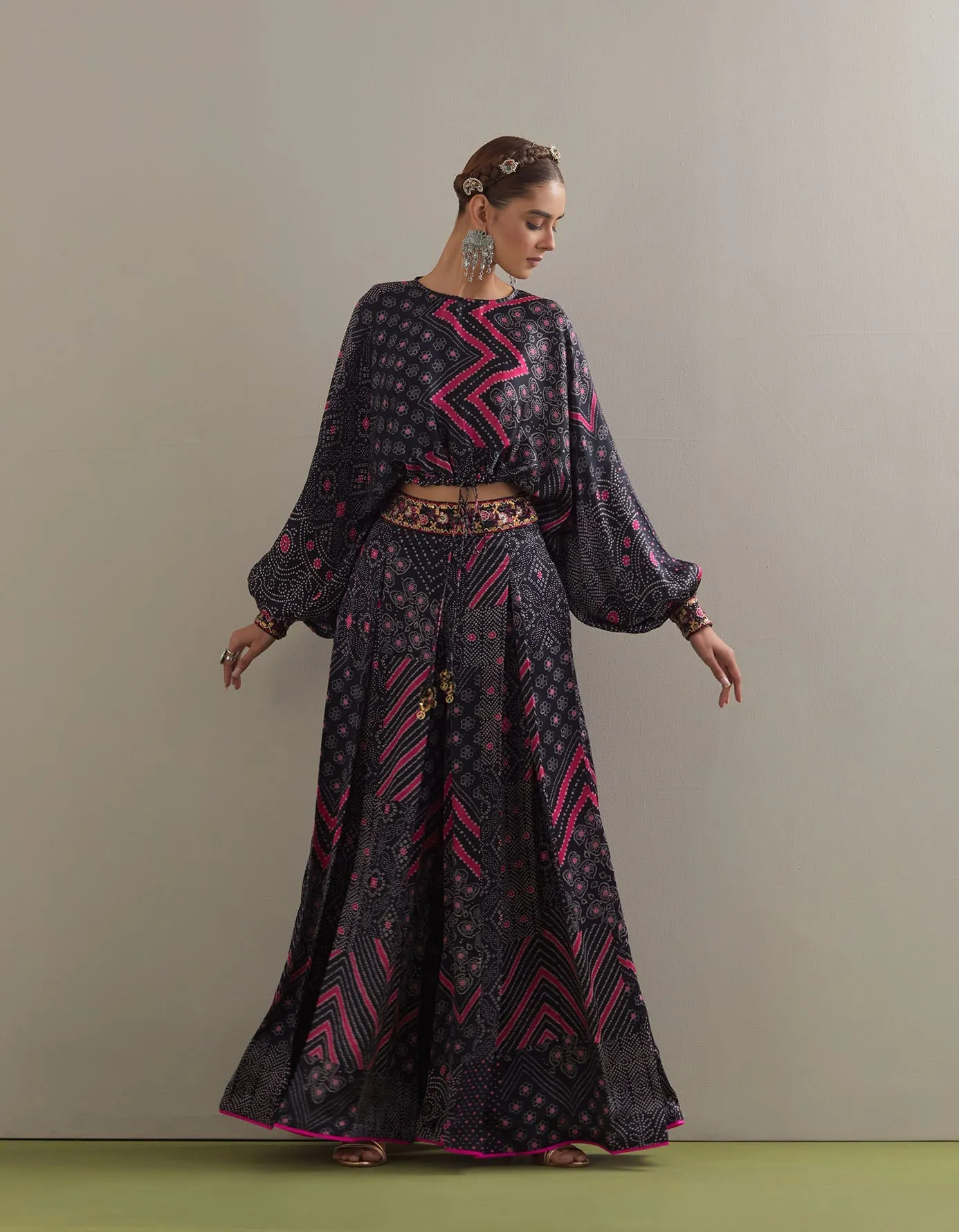 The Kumari Set - Black